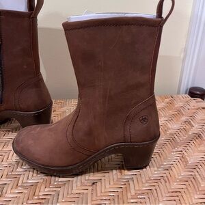 NWOT Ariat Brittany Boots Size 6B